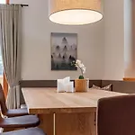 アパートホテル Skylodge Alpine Homes 4*