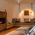 アパートホテル Skylodge Alpine Homes 4*
