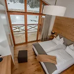 Skylodge Alpine Homes アパートホテル