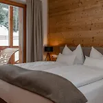 Skylodge Alpine Homes