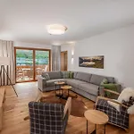 アパートホテル Skylodge Alpine Homes 4*
