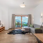 Skylodge Alpine Homes アパートホテル 4*