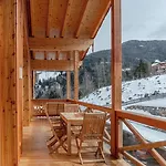 Skylodge Alpine Homes アパートホテル 4*
