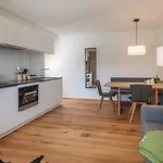 Skylodge Alpine Homes アパートホテル
