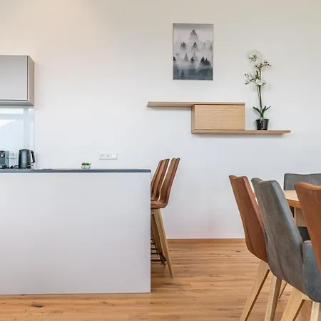 Skylodge Alpine Homes 4*