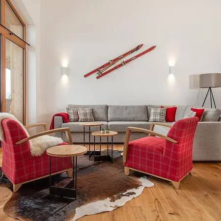 Skylodge Alpine Homes 4* האוס