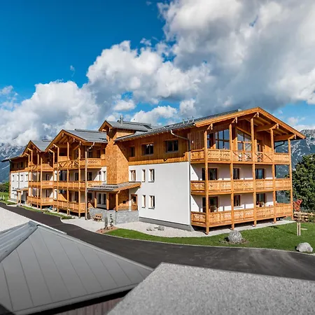 Skylodge Alpine Homes アパートホテル