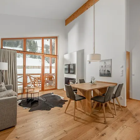 Apartmanhotel Skylodge Alpine Homes Haus im Ennstal
