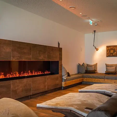 Skylodge Alpine Homes 4*