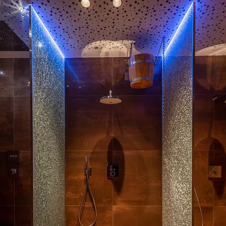 Skylodge Alpine Homes מלון דירות