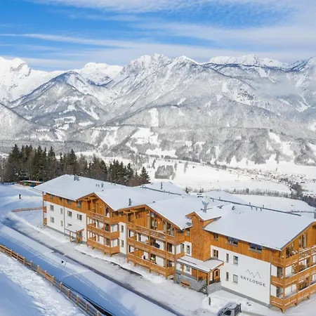 Skylodge Alpine Homes 4*