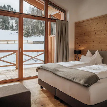 Skylodge Alpine Homes מלון דירות