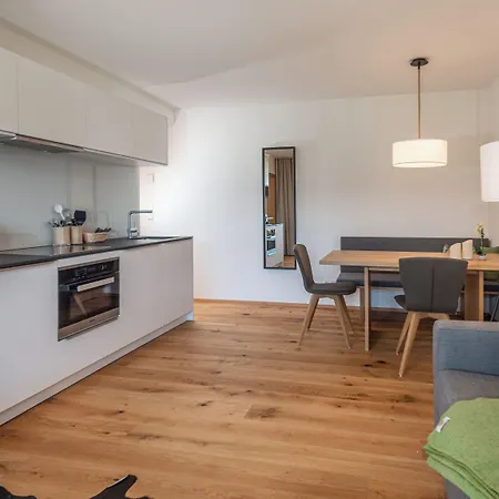 Skylodge Alpine Homes מלון דירות