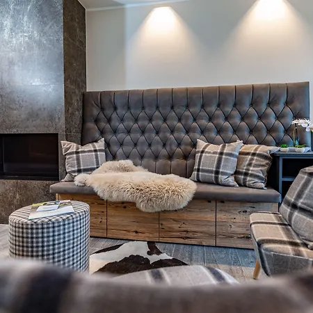 Skylodge Alpine Homes 4*