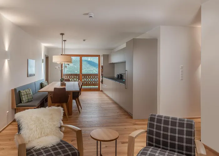 Skylodge Alpine Homes 4*