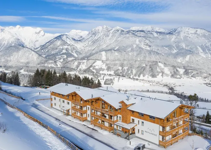 Skylodge Alpine Homes 4*