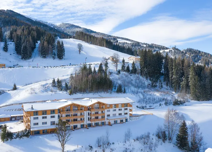 Skylodge Alpine Homes 4*