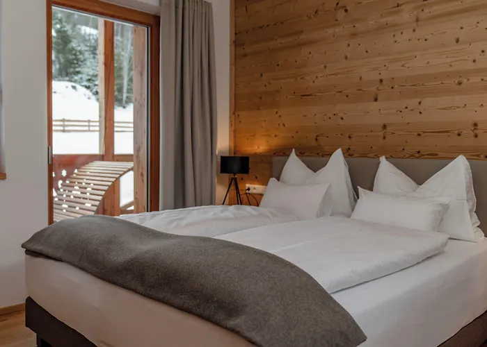 Skylodge Alpine Homes 4*